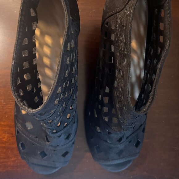 Black Suede Laser Cut Out Peep Toe Mesh Tassel Zip Up Heels in size 12 Wide - Picture 6 of 9